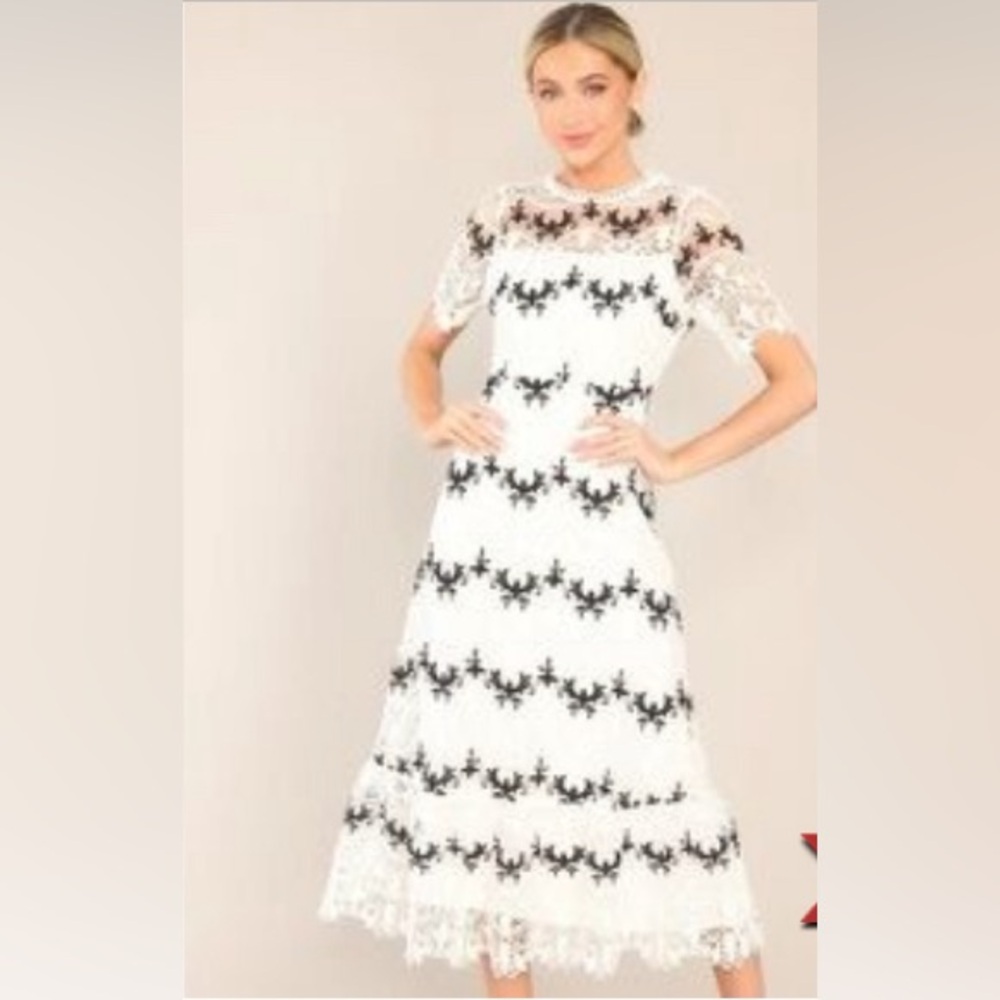 Fairytale Beginnings White Lace Midi Dress MEDIUM/White.